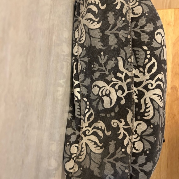 Fossil Chic Black and Cream Floral Shoulder Bag - Picture 8 of 16